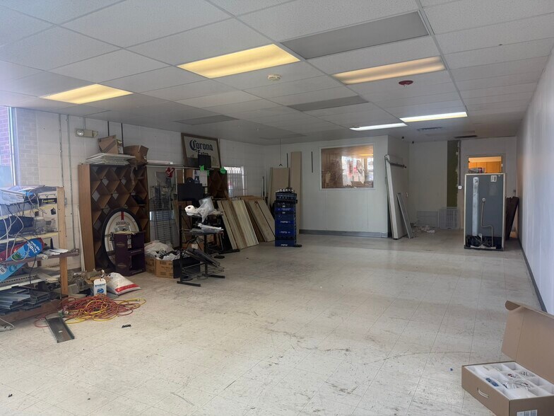 More Photos Of 1460 Carr St, Lakewood Freestanding For Lease