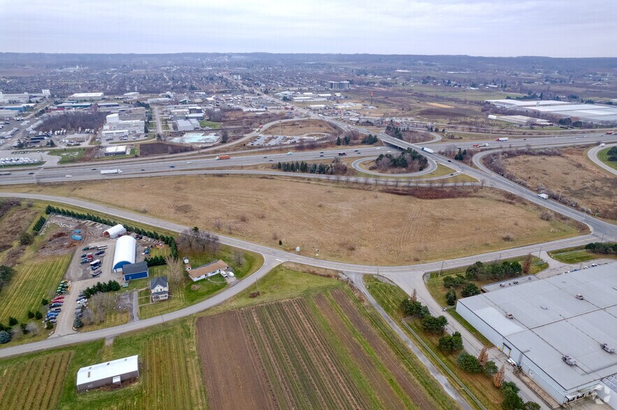 More Photos Of 4994 N Service Rd, Lincoln Land For Sale