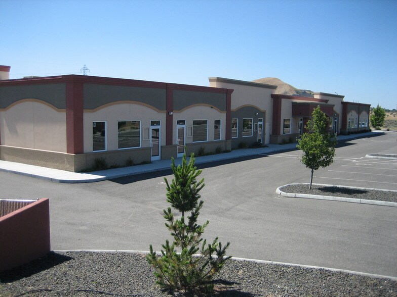 More Photos Of 10121 W Clearwater, Kennewick Office For Lease