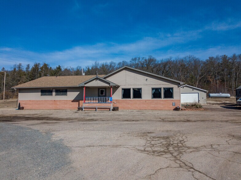 Primary Photo Of W3686 Monroe Rd, Warrens General Retail For Sale