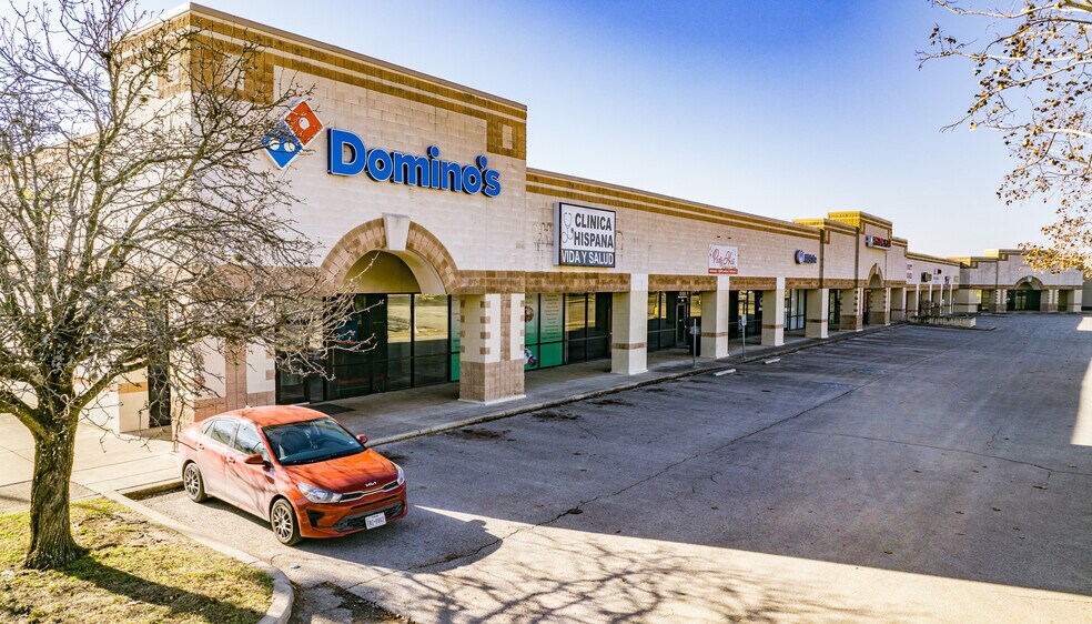 More Photos Of 15150 Nacogdoches Rd, San Antonio Unknown For Lease