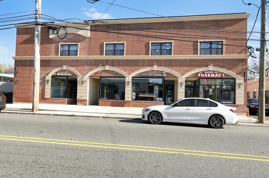 More Photos Of 1285-1291 Broad St, Bloomfield Medical For Lease