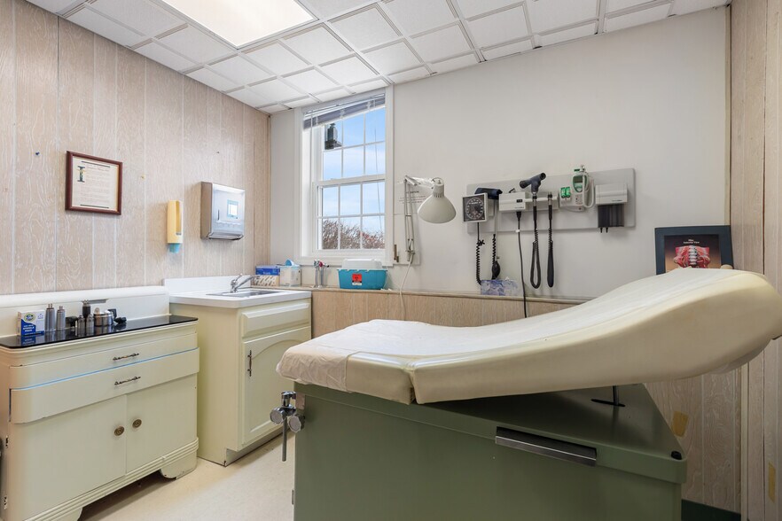 More Photos Of 25 Lowell St, Wilmington Loft Creative Space For Sale