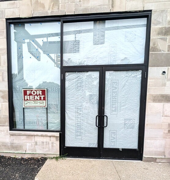 More Photos Of 400-420 S Main St, Clawson Office For Lease
