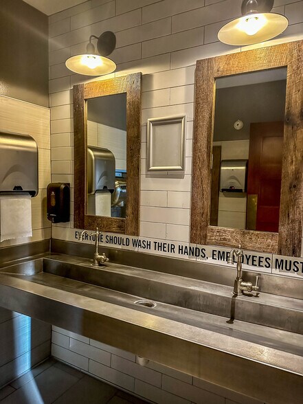 More Photos Of 17381 Tomball Pky, Houston Restaurant For Sale