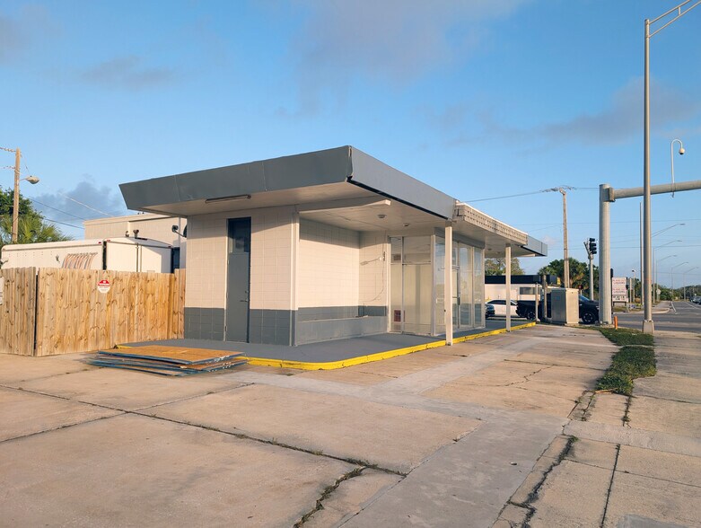 Primary Photo Of 1700 N Harbor City Blvd, Melbourne Storefront Retail Office For Lease