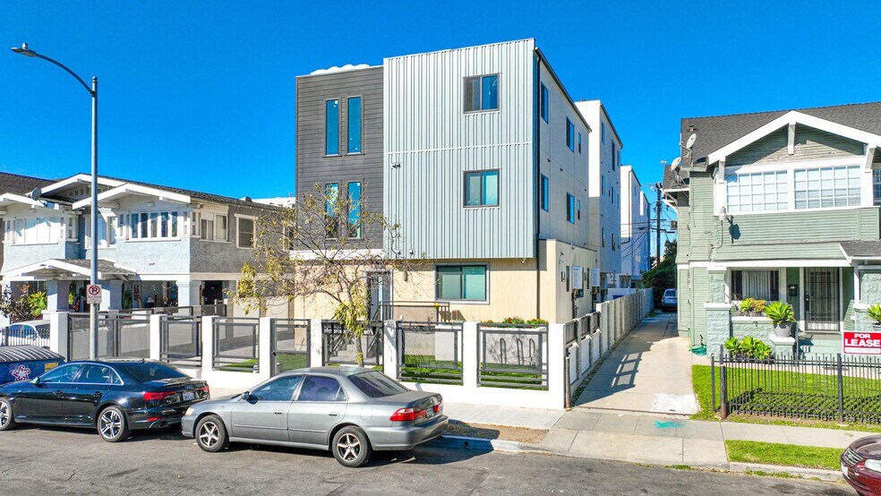 More Photos Of 3017 Kenwood Ave, Los Angeles Multifamily For Sale