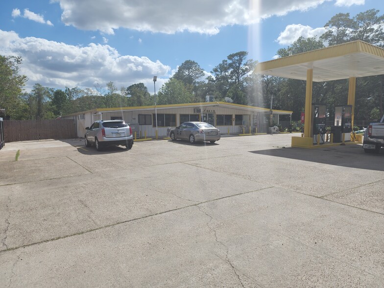 Primary Photo Of 9618 FM 1462 Rd, Alvin Convenience Store For Sale