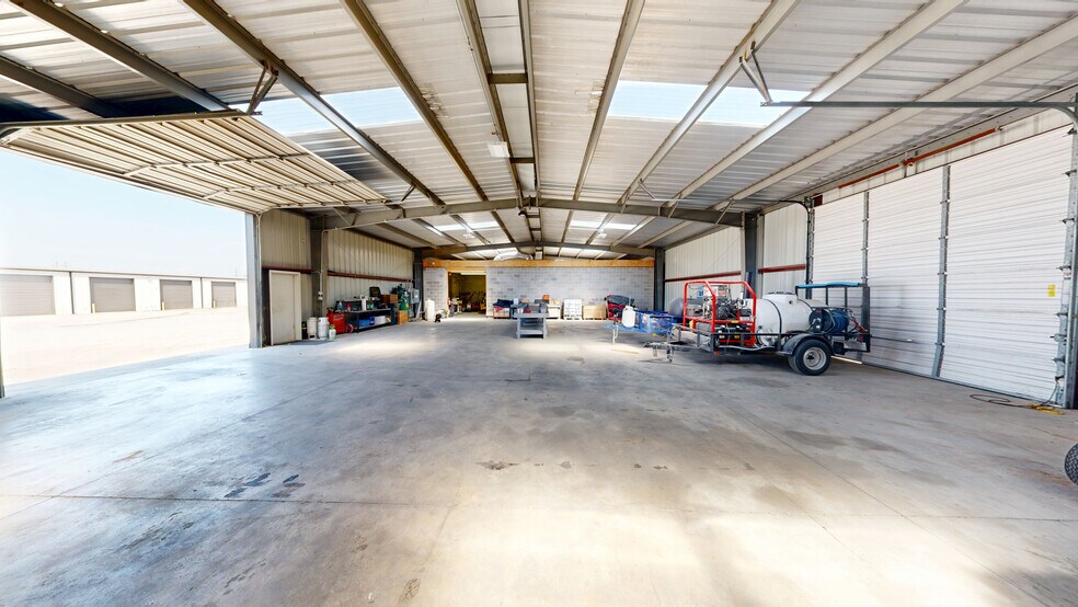 More Photos Of 1695 Electric Ave, Springdale Warehouse For Lease