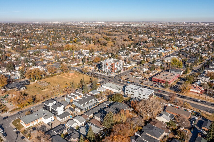 More Photos Of 1507 20 Av NW, Calgary Freestanding For Sale