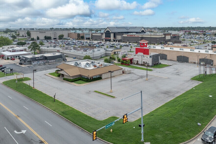 More Photos Of 8104 E 68th St, Tulsa Restaurant For Lease