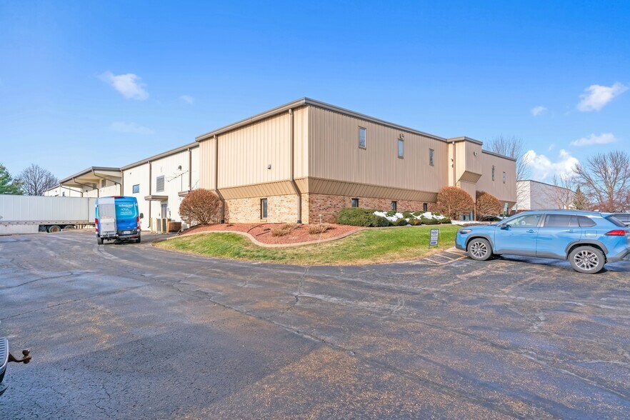 More Photos Of 404 Moravian Valley Rd, Waunakee General Retail For Sale