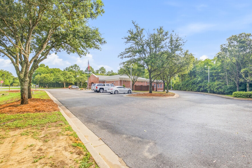 More Photos Of 5784 Chumuckla Hwy, Pace Freestanding For Lease