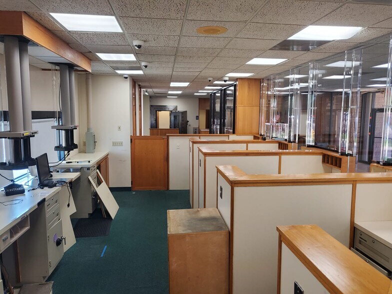 More Photos Of 1750 NE 8th St, Homestead Bank For Sale