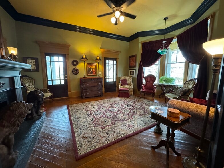 More Photos Of 224 W Chickasaw St, Tahlequah Hospitality For Sale