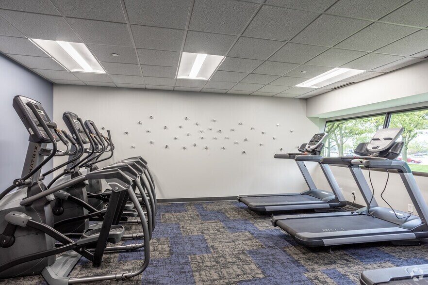 More Photos Of 4350 Westown Pky, West Des Moines Office For Lease