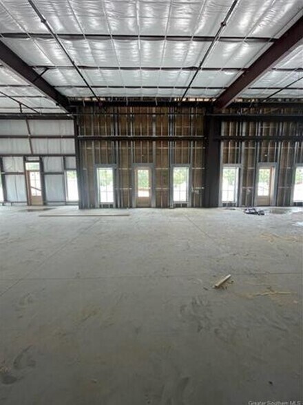 More Photos Of 1920 E McNeese St, Lake Charles Office For Lease