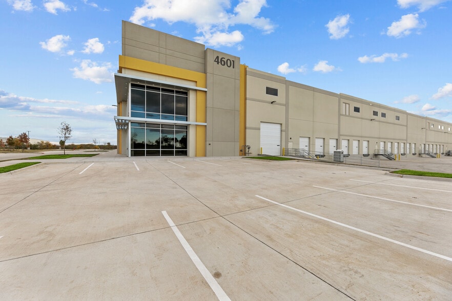 More Photos Of Western Blvd, Denton Unknown For Lease