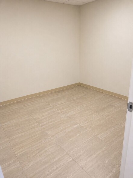 More Photos Of 11414 Reeder Rd, Dallas Flex For Lease