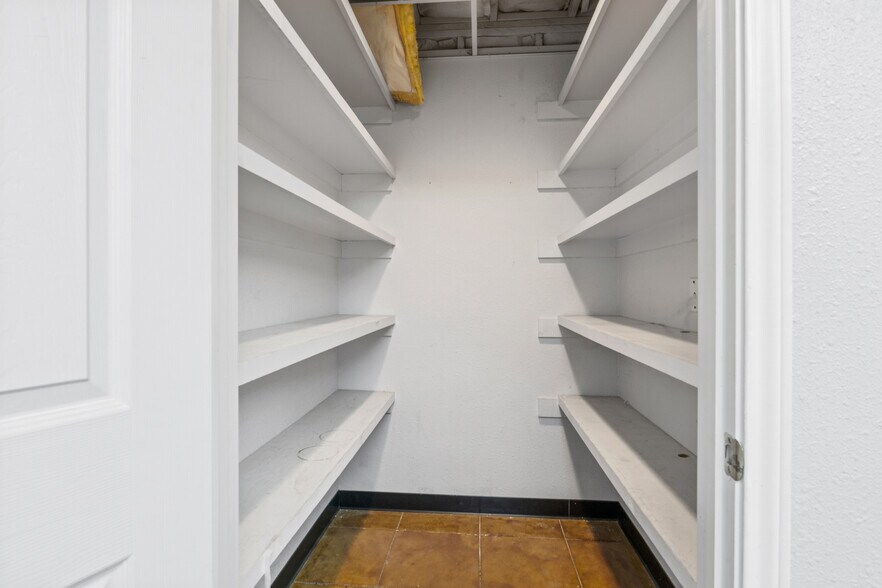 More Photos Of 2300 W Ferguson Rd, Mount Pleasant Freestanding For Lease