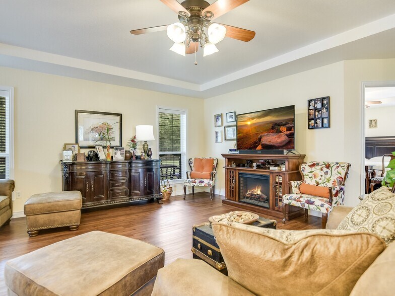 More Photos Of 4861 E Highway 199, Springtown Specialty For Sale