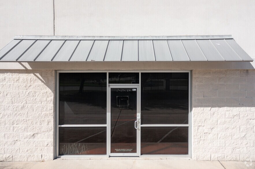 More Photos Of 221 Barren Springs Dr, Houston Unknown For Lease