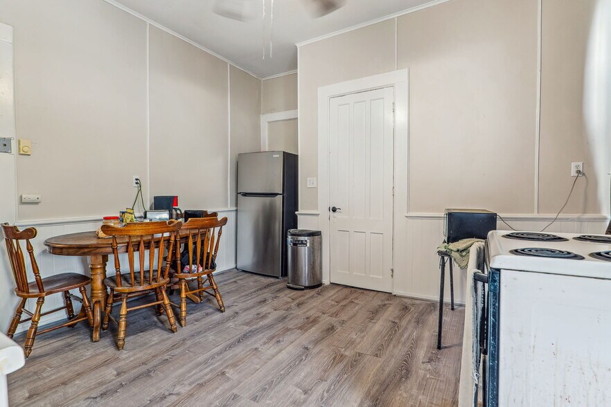 More Photos Of 462-470 2nd Ave, Troy Storefront Retail Residential For Sale