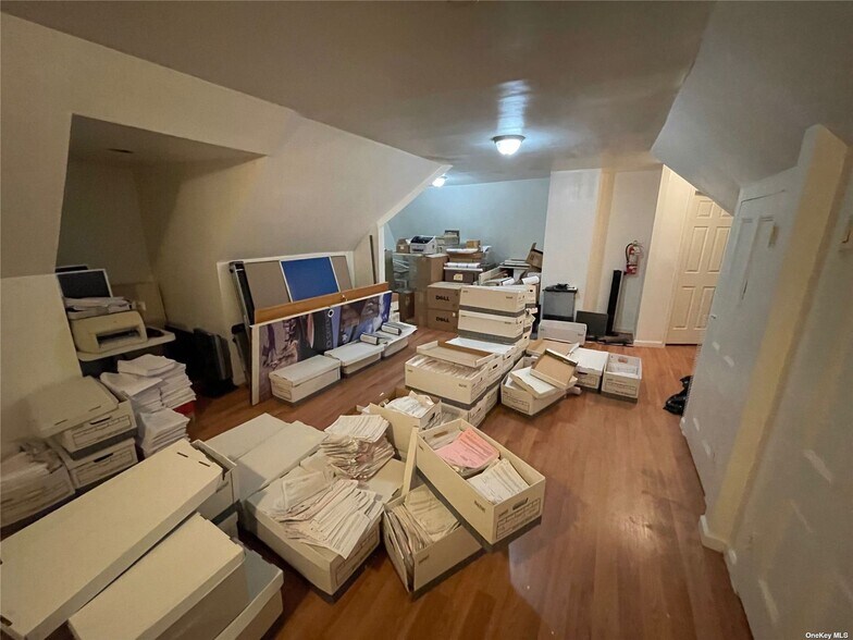 More Photos Of 11614 Myrtle Ave, Richmond Hill Medical For Sale