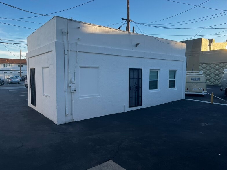 More Photos Of 1810 Newport Blvd, Costa Mesa General Retail For Sale