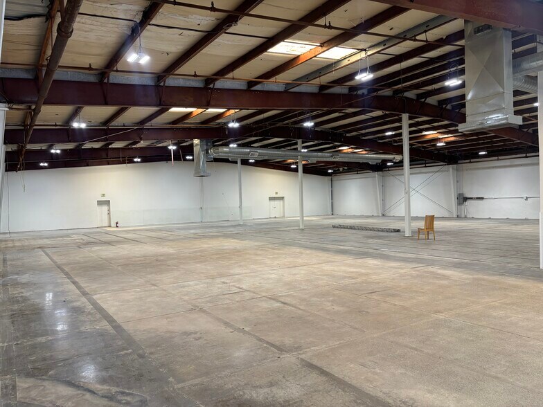 More Photos Of 14865 SW 72nd Ave, Tigard Warehouse For Lease