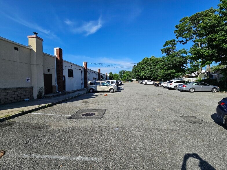 More Photos Of 34 Hempstead Tpke, Farmingdale Freestanding For Sale