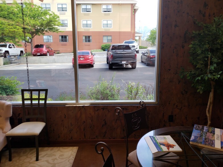 More Photos Of 7525 S Union Park Ave, Sandy Bank For Sale