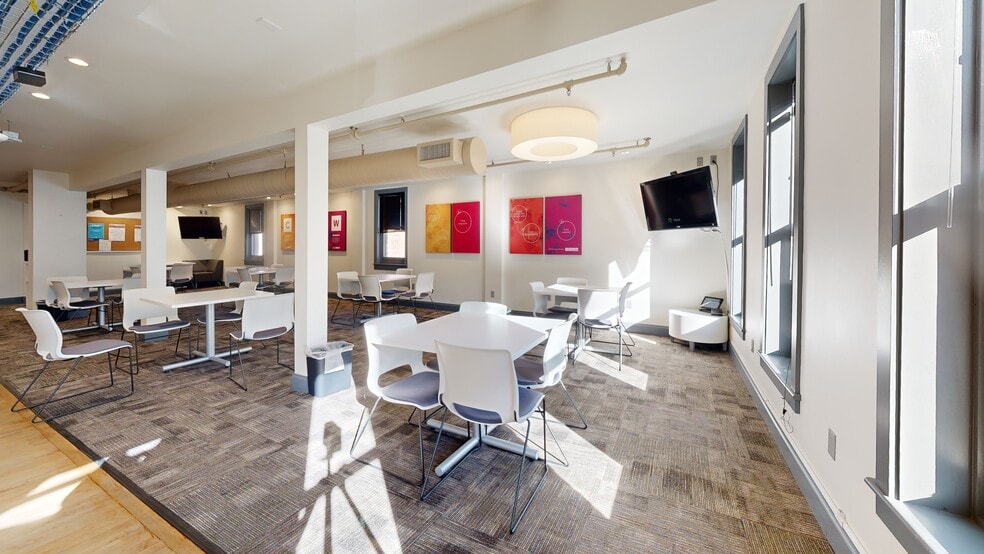 More Photos Of 1601 17th St, Denver Office For Sale