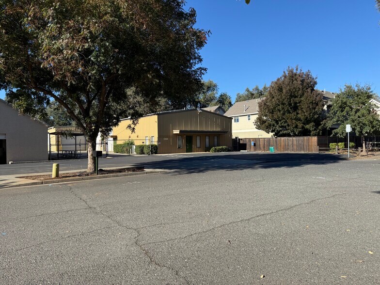 More Photos Of 2244 Ivy St, Chico Manufacturing For Sale
