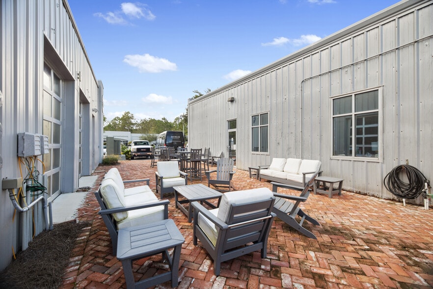 More Photos Of 790 N Highway 393, Santa Rosa Beach Warehouse For Lease