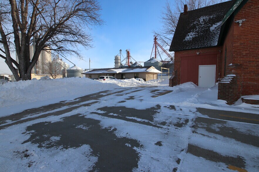 More Photos Of 401 E 5th St, Canton Restaurant For Sale