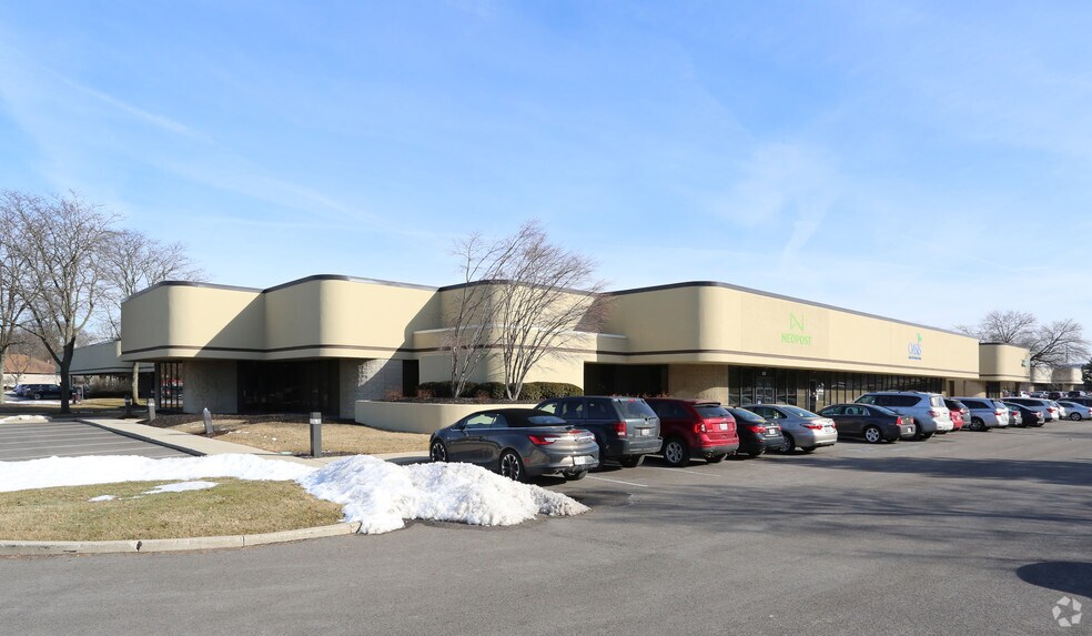 More Photos Of 220-222 E Campus View Blvd, Columbus Office Residential For Lease
