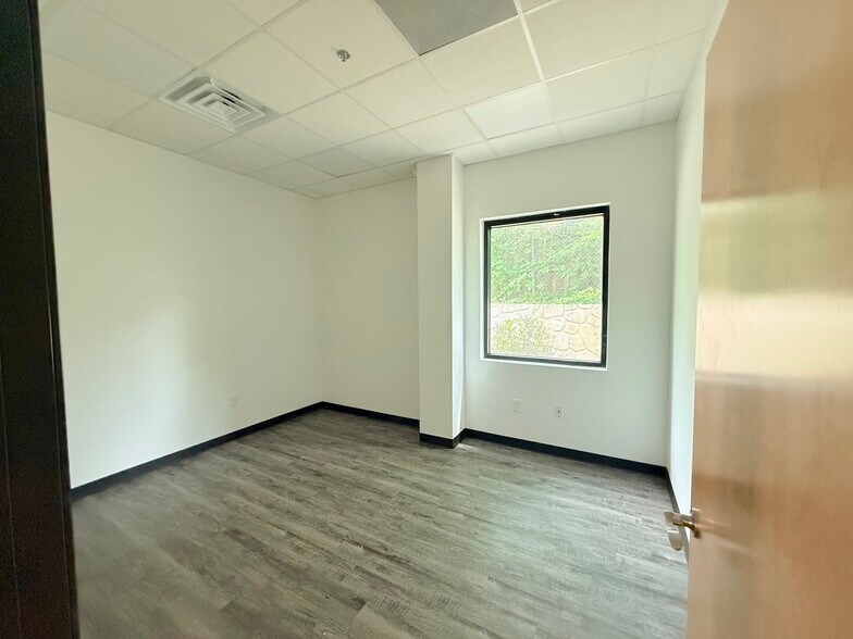 More Photos Of 14111 King Rd, Frisco Office For Sale