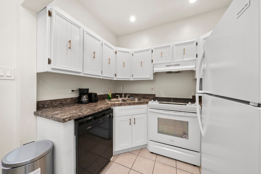 More Photos Of 440-448 N State St, Chicago Apartments For Sale