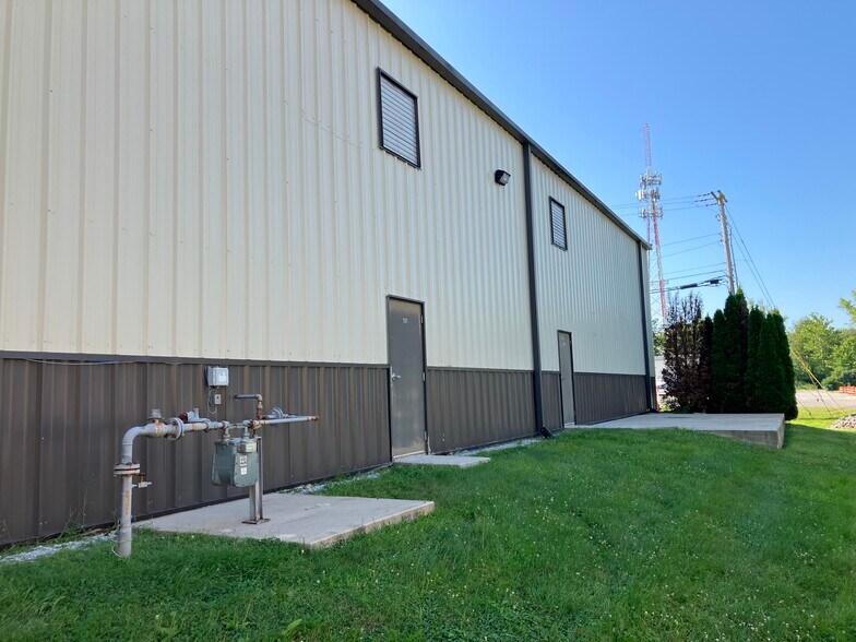 More Photos Of 770 Andico Rd, Plainfield Warehouse For Lease