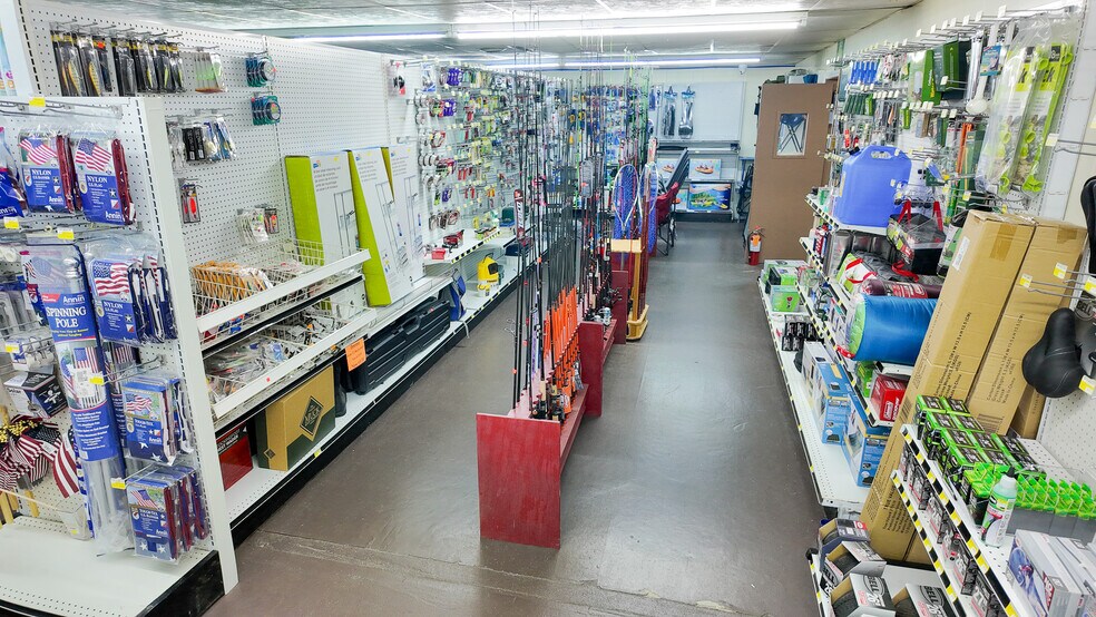 More Photos Of 2111 Greenwood Rd, Prescott Freestanding For Sale