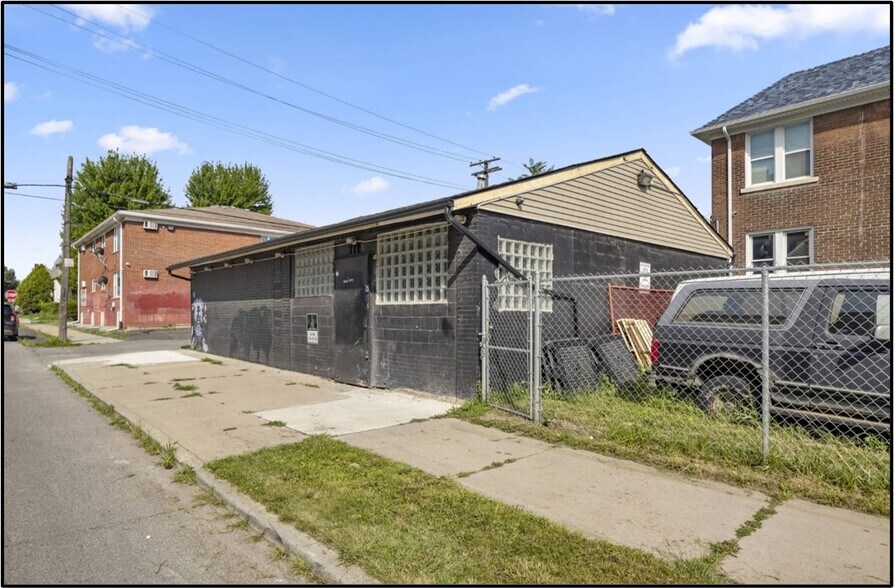 More Photos Of 8030 Pitt St, Detroit Freestanding For Lease