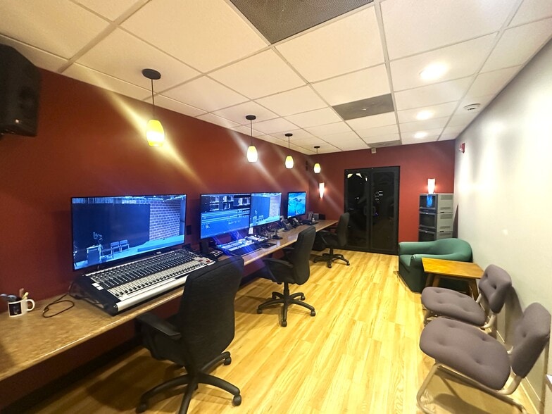 More Photos Of 1195 E Alex-Bell Rd, Centerville Office For Sale