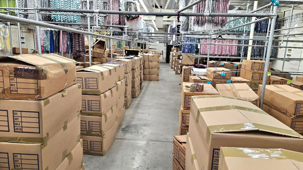 More Photos Of 929 E 14th St, Los Angeles Warehouse For Lease