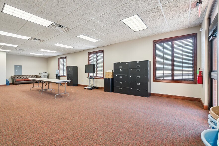 More Photos Of 525 S Jardot Rd, Stillwater Office Residential For Sale