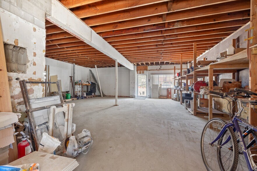 More Photos Of 7900 Blind Pass Rd, Saint Petersburg Freestanding For Sale