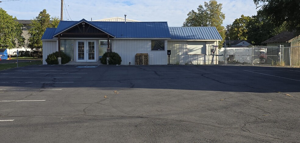 Primary Photo Of 9601 E Sprague Ave, Spokane Auto Dealership For Sale