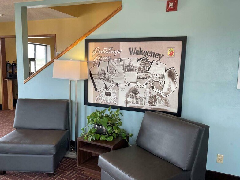 More Photos Of 709 S 13th St, Wakeeney Hotel For Sale