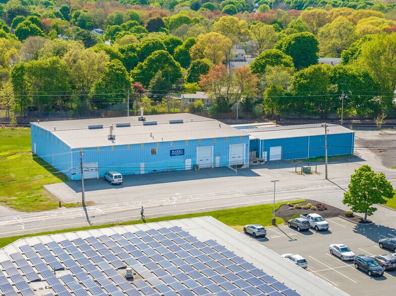 More Photos Of 27 Tozer Rd, Beverly Warehouse For Lease