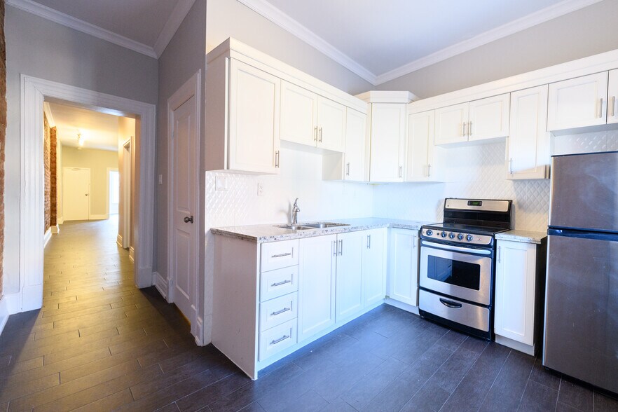 More Photos Of 463-477 King St E, Hamilton Multifamily For Sale
